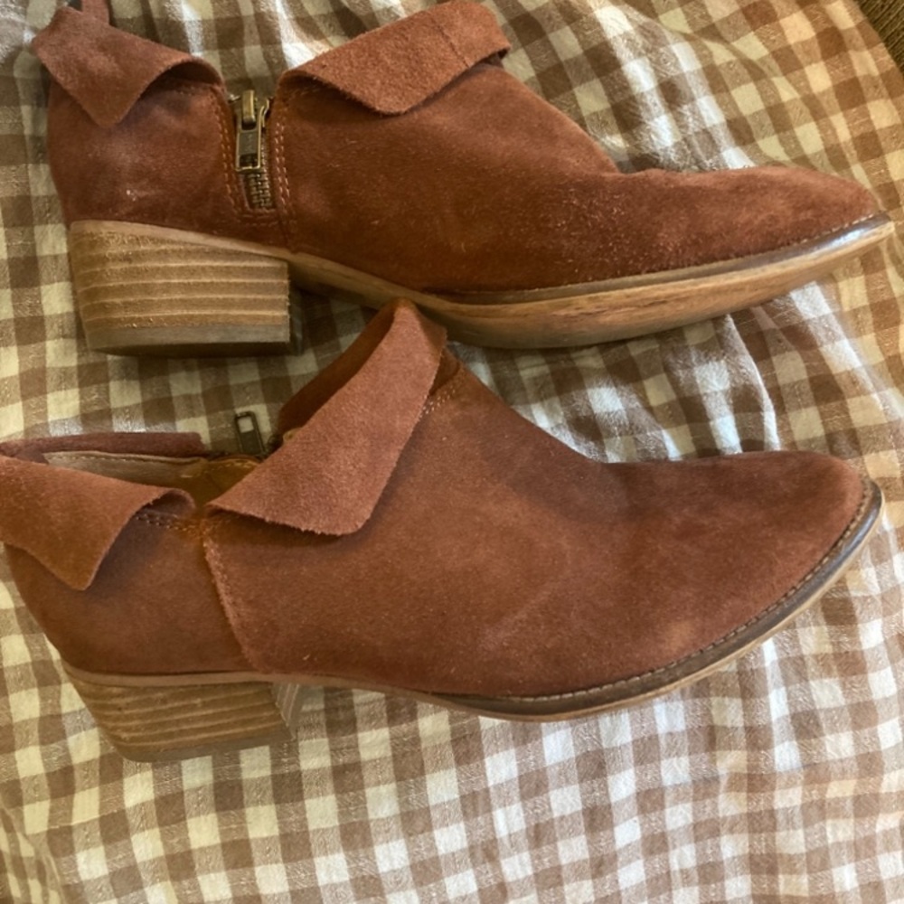 Seychelles Rust Suede Ankle Booties